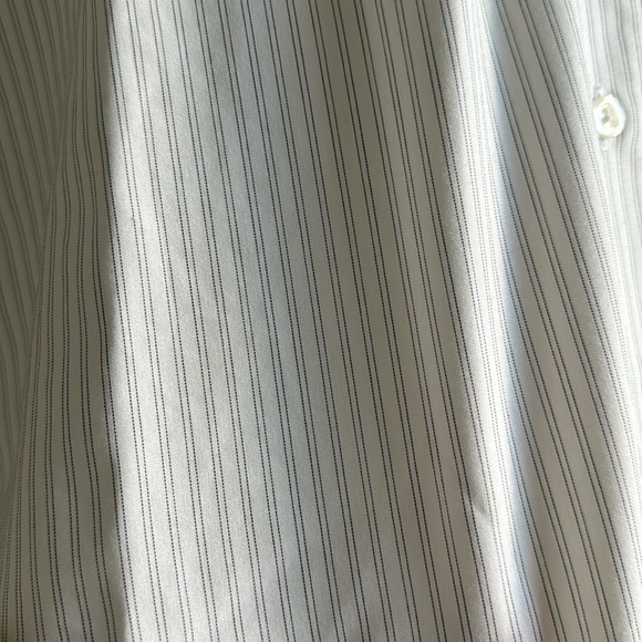 Women’s Brooks Brothers classic fit collar and cuff button down. White striped - Picture 3 of 7